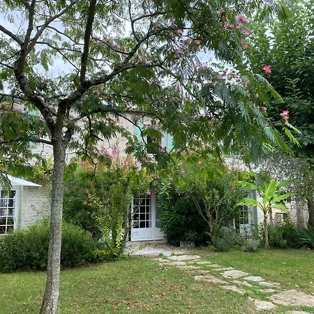 Beautiful Stone House With Swimming Pool At 10mn From 别墅